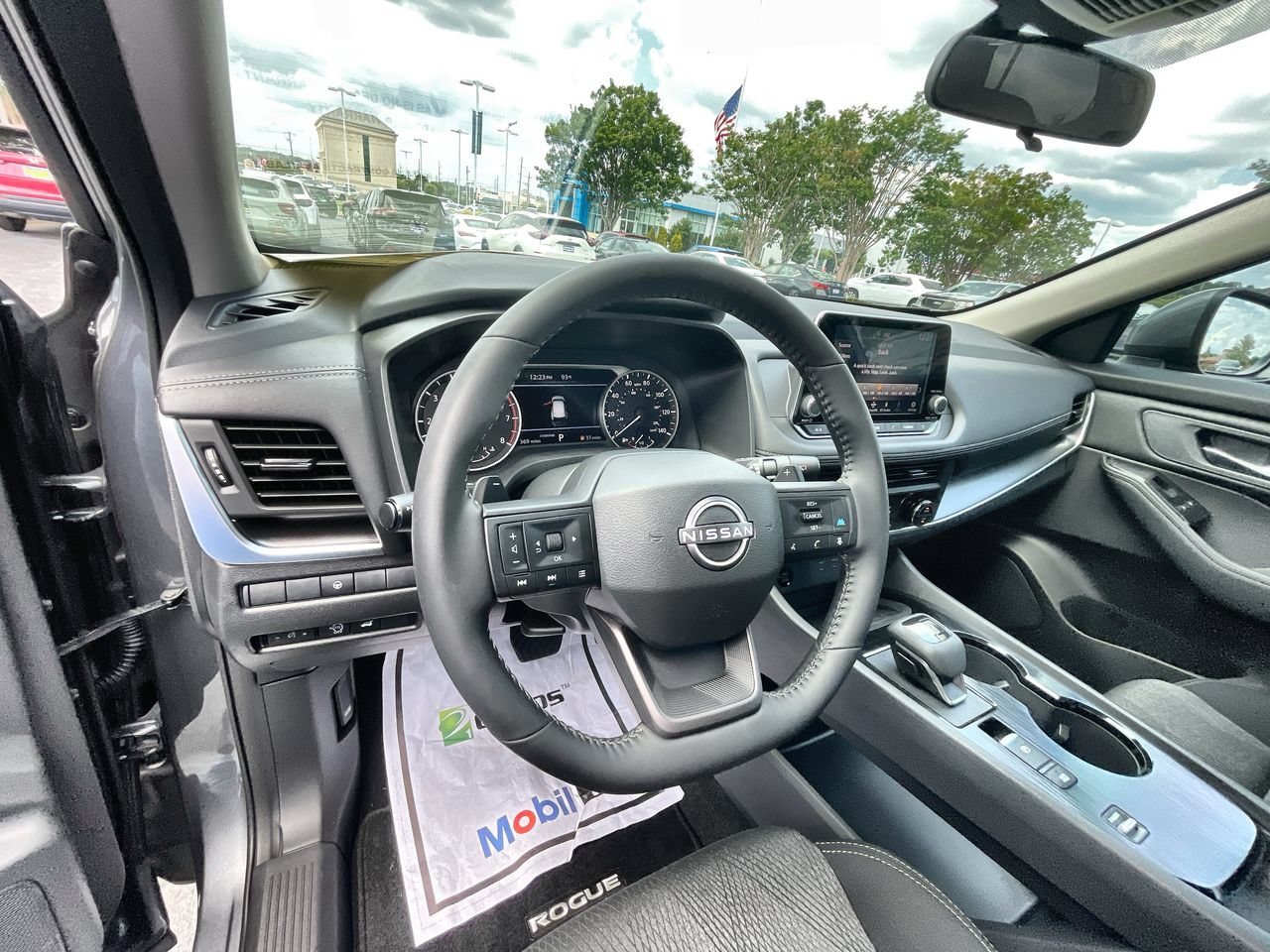 Used 2026 Nissan Rogue SV FWD image 10