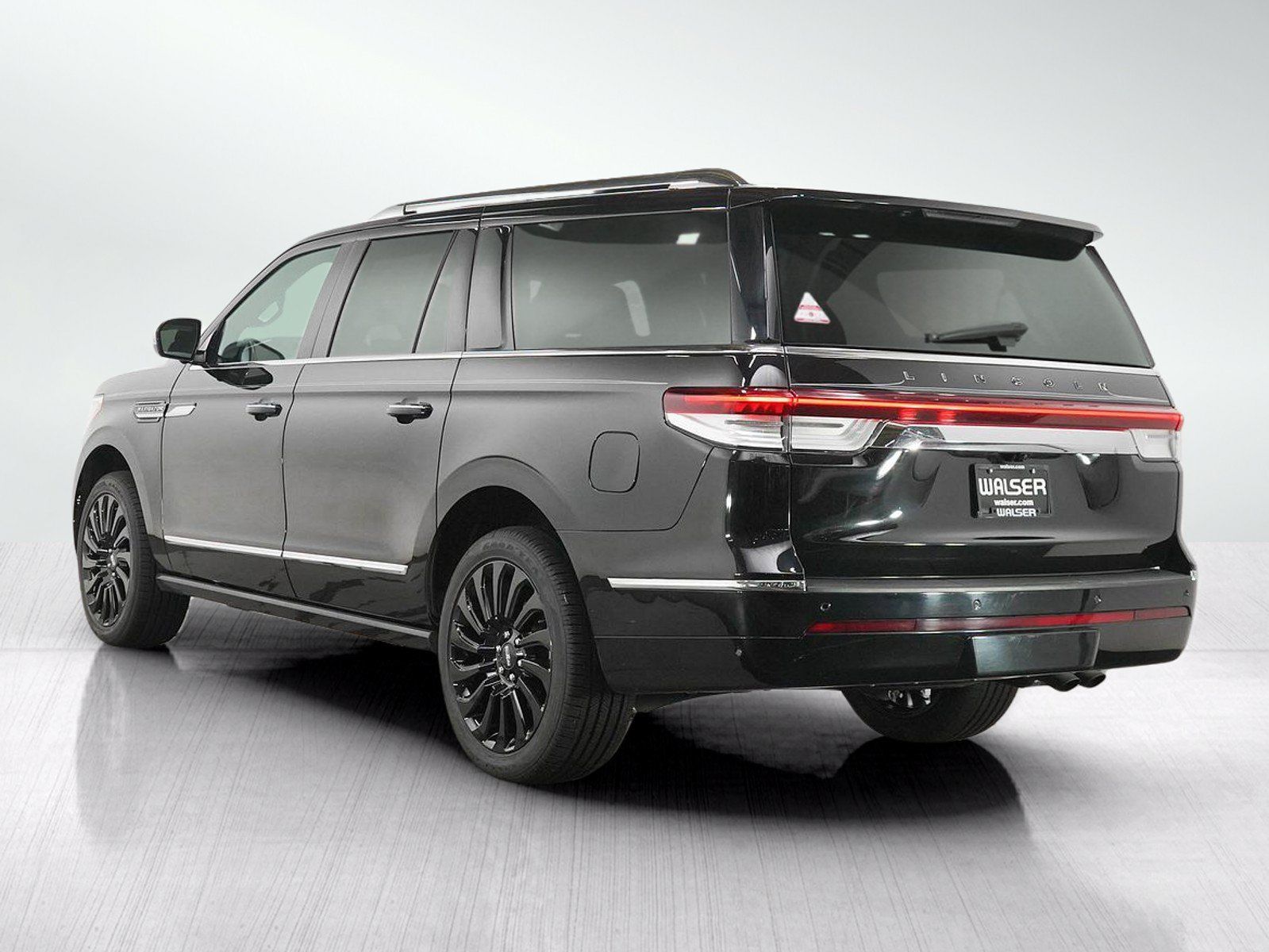 Used 2024 Lincoln Navigator L Black Label AWD/4WD image 4