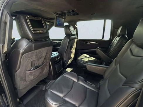 Used 2018 Cadillac Escalade ESV Platinum AWD/4WD image 20