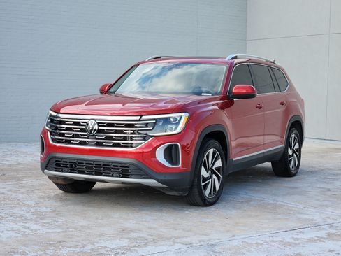Used 2025 Volkswagen Atlas SEL AWD/4WD image 4