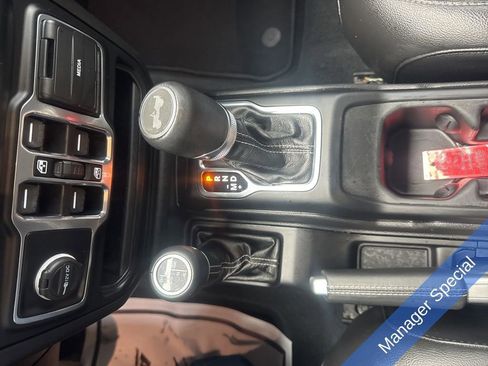 Used 2022 Jeep Wrangler Unlimited Sahara w/ Cold Weather Group image 34