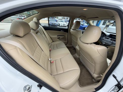 Used 2011 Honda Accord SE image 16