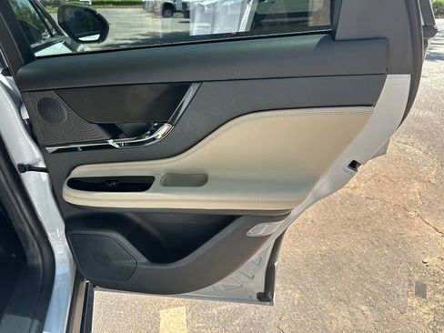 New 2026 Lincoln Corsair Premiere FWD image 17