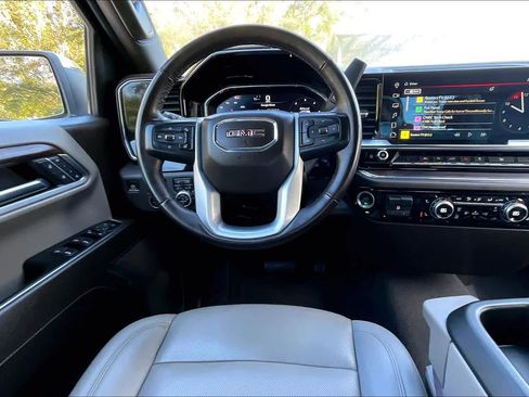 Used 2025 GMC Sierra 1500 SLT image 6