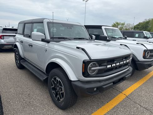 New 2026 Ford Bronco Outer Banks AWD/4WD image 6