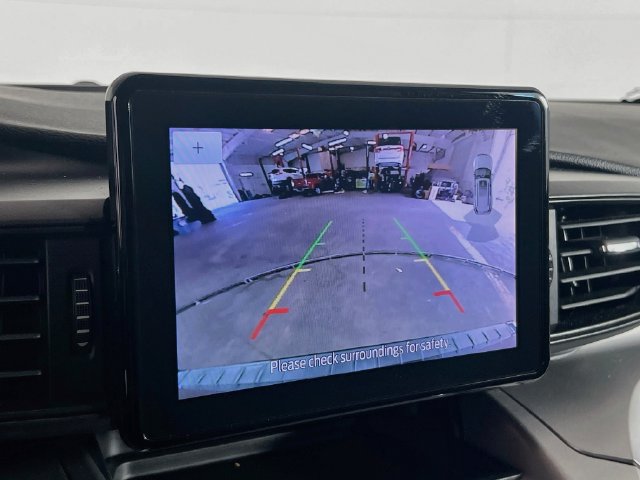 Used 2022 Ford Explorer XLT w/ Class IV Trailer Tow Package RWD image 12