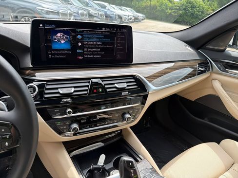 Used 2023 BMW 530e w/ Premium Package RWD image 29