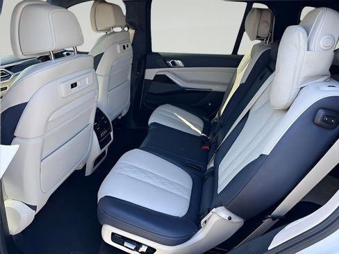 Used 2020 BMW X7 xDrive40i w/ Luxury Seating Package AWD/4WD image 32