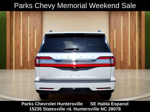 Used 2021 Lincoln Navigator Reserve w/ Luxury Package AWD/4WD image 31
