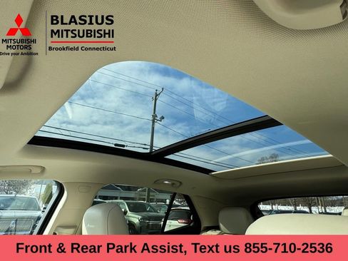 Used 2022 Buick Envision Avenir w/ Technology Package II image 32