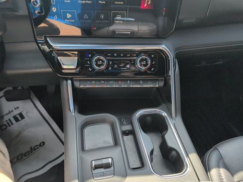 Used 2025 GMC Sierra 2500 Denali w/ Denali Reserve Package AWD/4WD image 11