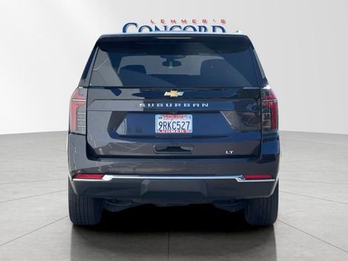 Used 2025 Chevrolet Suburban LT image 5