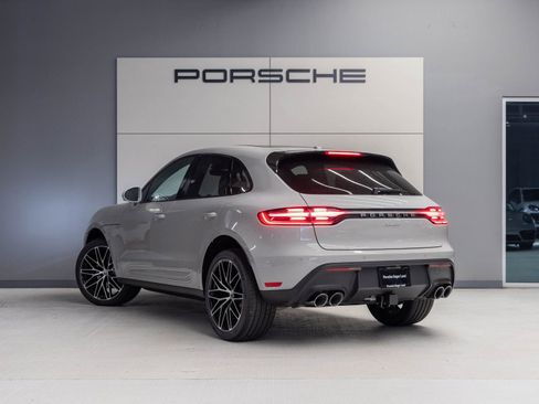 Certified 2025 Porsche Macan image 3