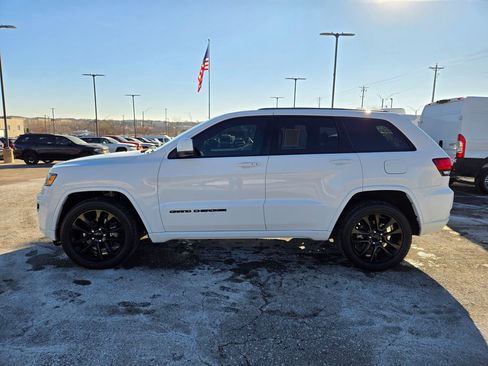 Used 2020 Jeep Grand Cherokee Altitude image 7