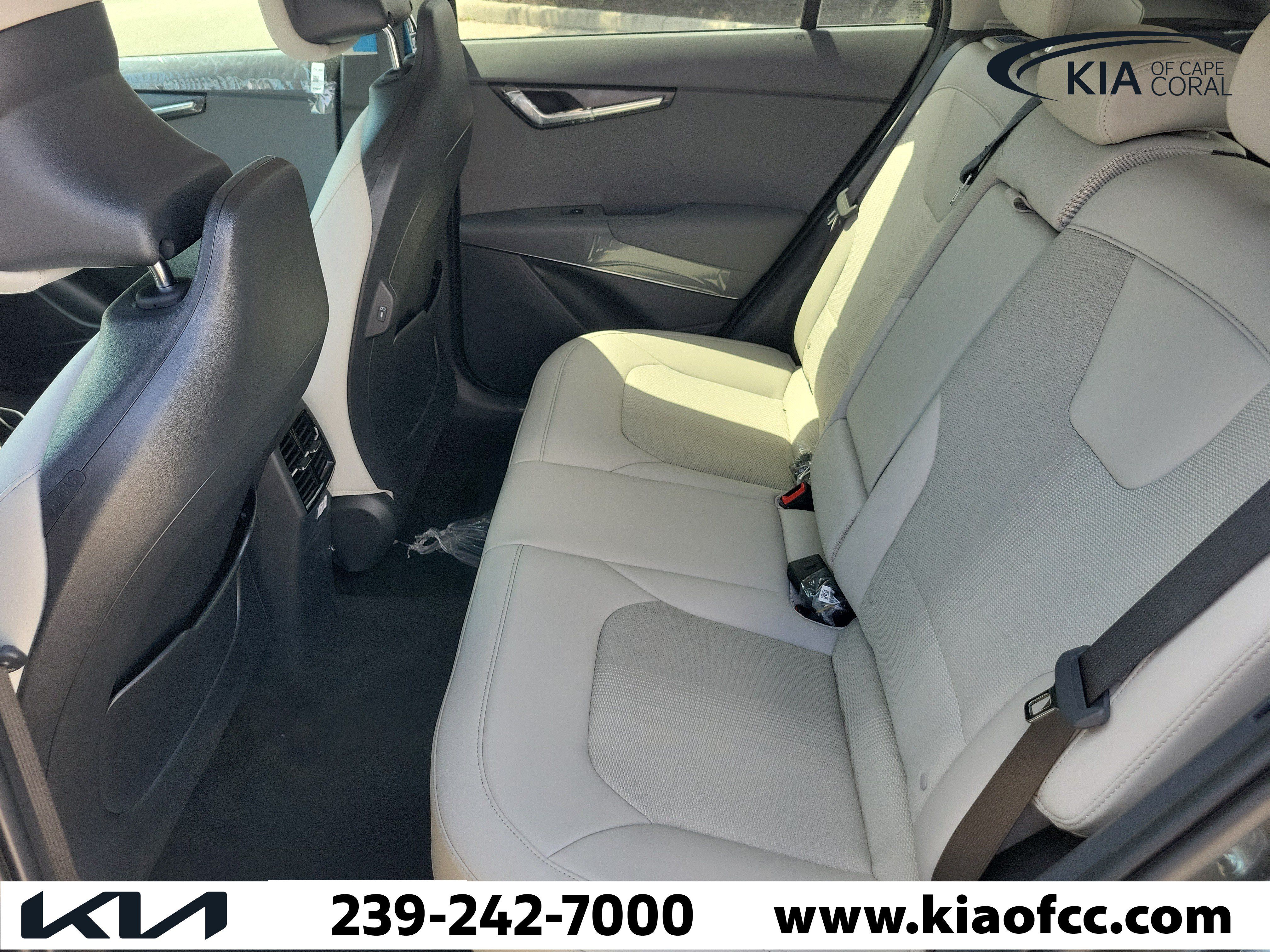 New 2026 Kia Niro EX FWD image 13