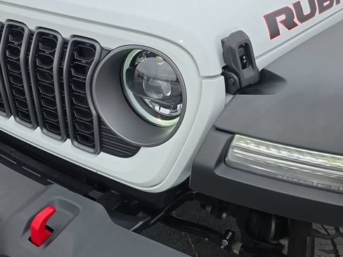 Used 2025 Jeep Wrangler Unlimited Rubicon w/ Safety Group AWD/4WD image 30