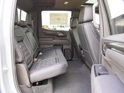 New 2025 GMC Sierra 1500 AT4 w/ AT4 Premium Package AWD/4WD image 19