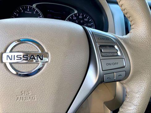 Used 2013 Nissan Altima 2.5 SV image 25