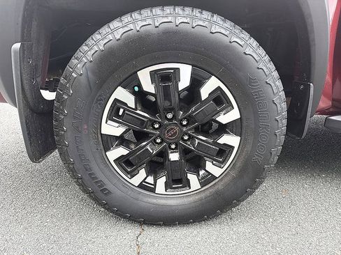 Certified 2024 Nissan Frontier PRO-4X w/ Technology Package AWD/4WD image 11