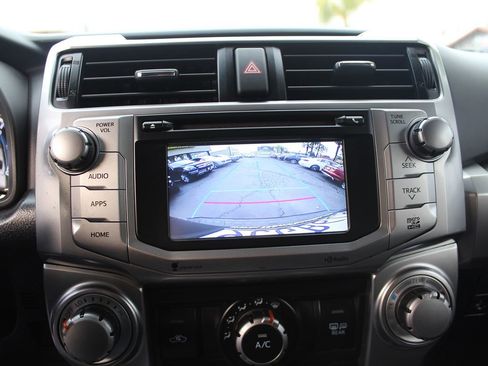 Used 2014 Toyota 4Runner SR5 image 31