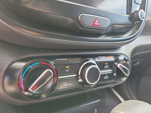 Used 2025 Kia Soul LX image 26