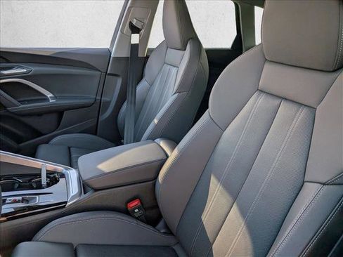 Used 2025 Audi Q5 Premium Plus image 16