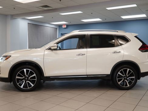 Used 2018 Nissan Rogue SL w/ Premium Package AWD/4WD image 2