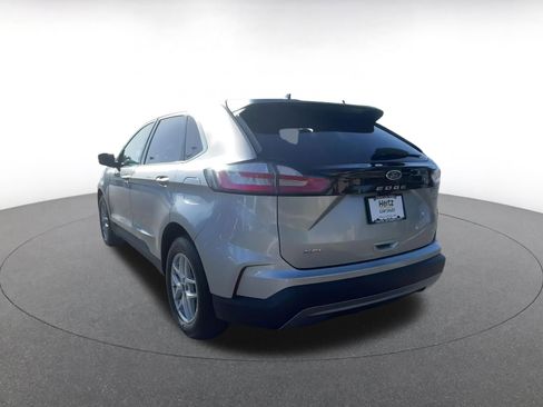 Used 2024 Ford Edge SEL image 11