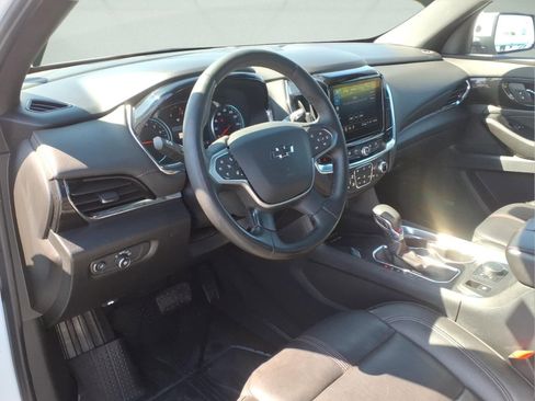 Used 2023 Chevrolet Traverse RS w/ LPO, Floor Liner Package FWD image 7