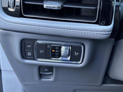 Used 2022 Lincoln Nautilus Reserve w/ Equipment Group 201A image 28