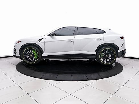 Used 2022 Lamborghini Urus image 11
