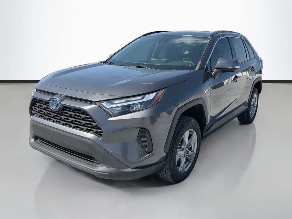 Used 2023 Toyota RAV4 XLE AWD/4WD image 3