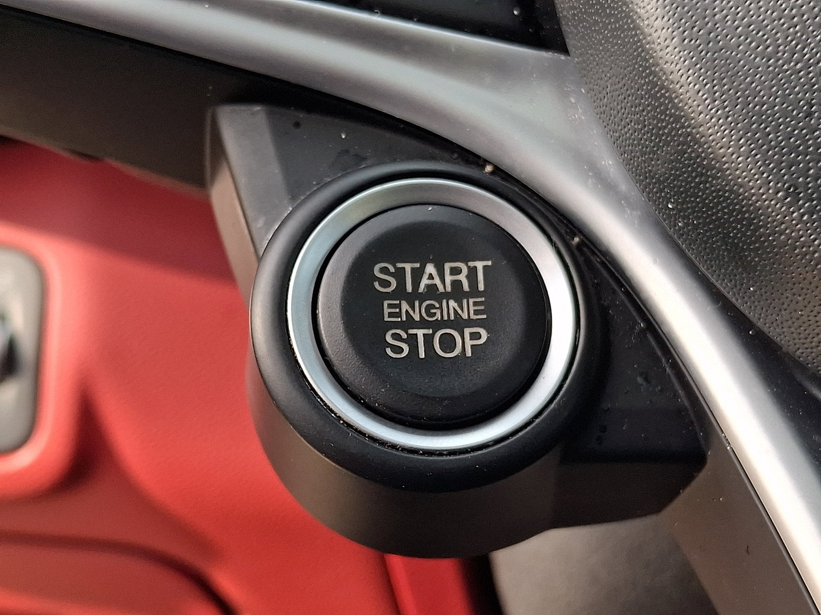 Used 2018 Alfa Romeo Giulia AWD image 23