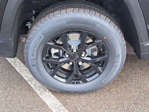 New 2026 Jeep Grand Cherokee L 4WD image 5