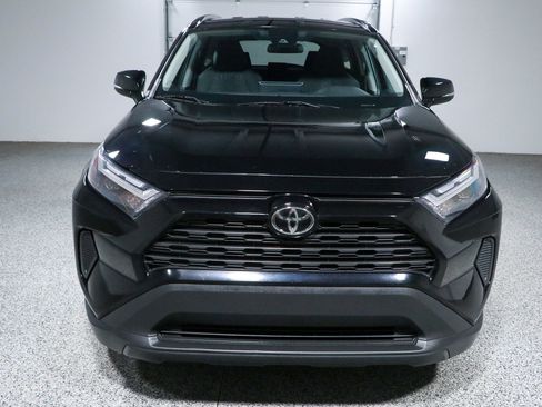 Used 2022 Toyota RAV4 XLE FWD image 4