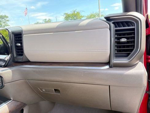 Used 2022 GMC Sierra 1500 SLT w/ SLT Premium Plus Package AWD/4WD image 30