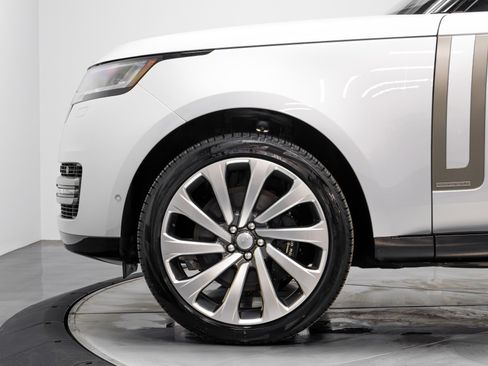 Used 2023 Land Rover Range Rover Autobiography image 40