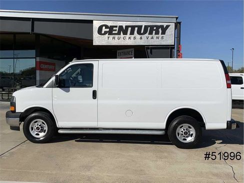Used 2023 GMC Savana 2500 w/ Driver Convenience Package image 4