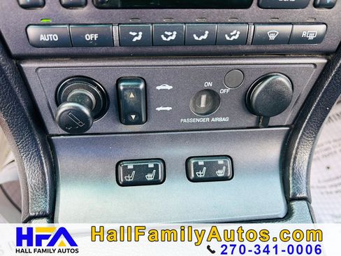 Used 2005 Ford Thunderbird RWD image 17