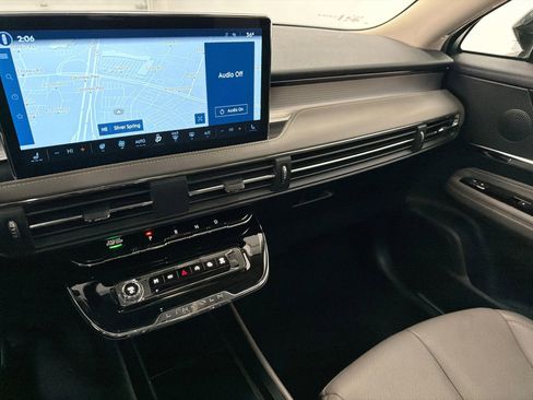 Certified 2025 Lincoln Corsair AWD w/ Equipment Group 101A image 25