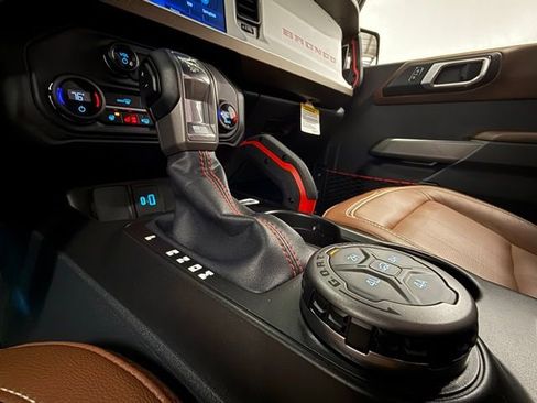 Used 2023 Ford Bronco Heritage Edition image 30