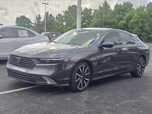 Used 2024 Honda Accord Touring image 3