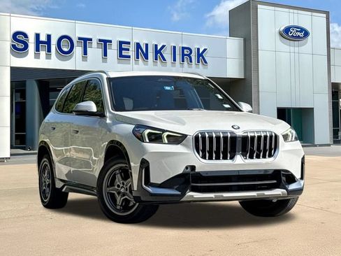 Used 2023 BMW X1 xDrive28i AWD/4WD image 1