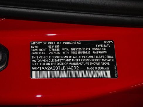 Certified 2026 Porsche Macan AWD/4WD image 29