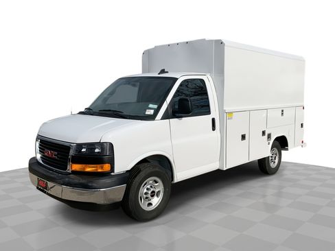 New 2025 GMC Savana 3500 w/ Power Convenience Package image 25