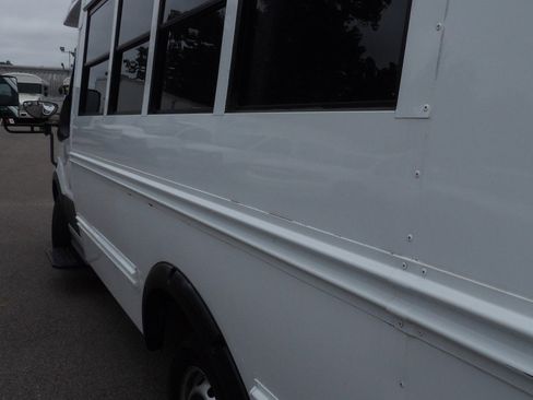 Used 2016 Ford Transit 250 138 RWD image 9