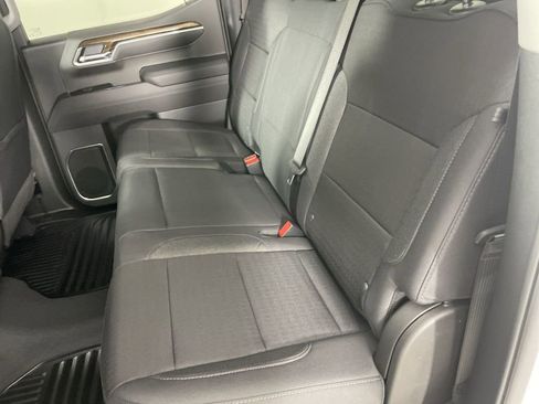 Used 2025 GMC Sierra 1500 SLE image 25