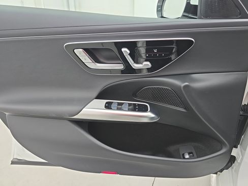 Used 2025 Mercedes-Benz E 350 Sedan image 27