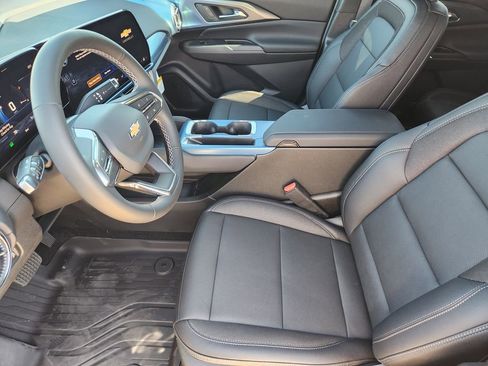 New 2026 Chevrolet Equinox EV LT image 9