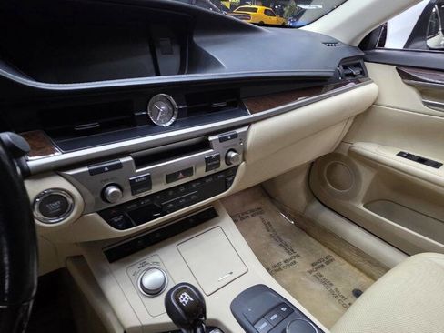 Used 2015 Lexus ES 350 w/ Premium Package image 24